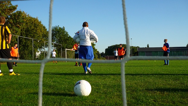 混团世界杯！爆大冷，国乒首败，世界冠军被翻盘，王曼昱疯狂逆转