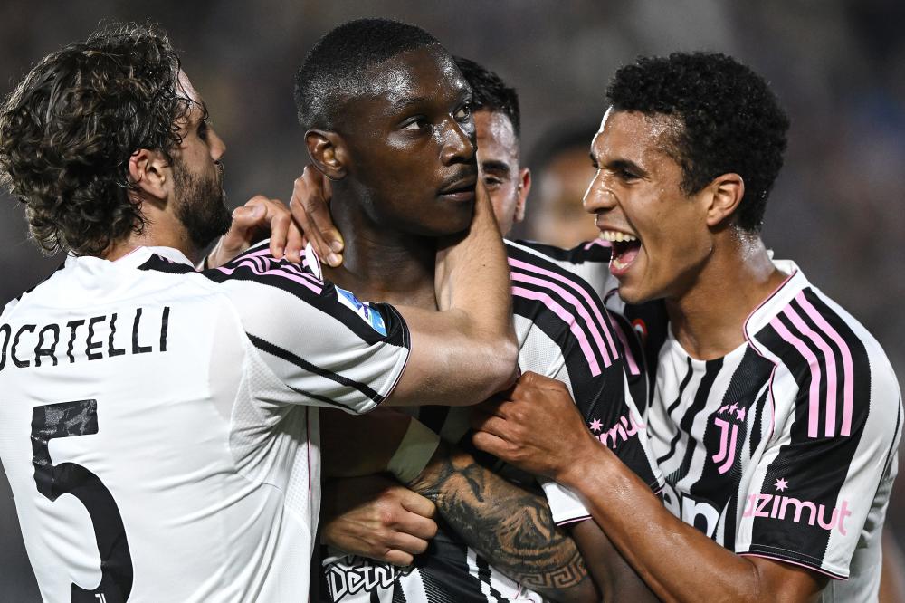 于根伟谈于汉超退役：联赛收官战的拥抱，有我对他的敬意