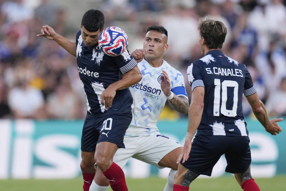 拜仁vs圣保利：凯恩领衔，卡尔、金玟哉、格雷罗首发